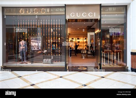 gucci store tysons.